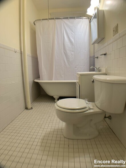 Building Photo - 195 Park Dr