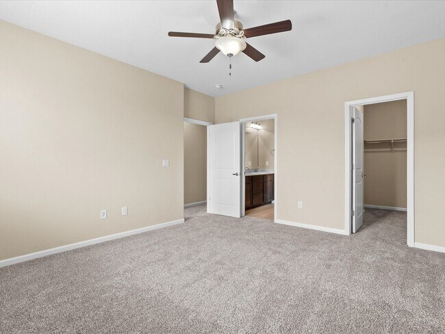 Building Photo - New Paint and Carpet in Modern Midtown