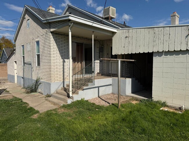 Building Photo - 539 N 100 W St