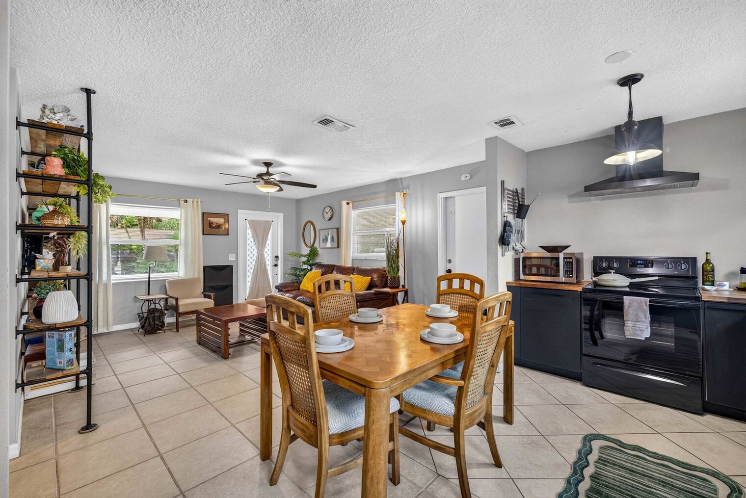 Building Photo - 6515 Yosemite Dr