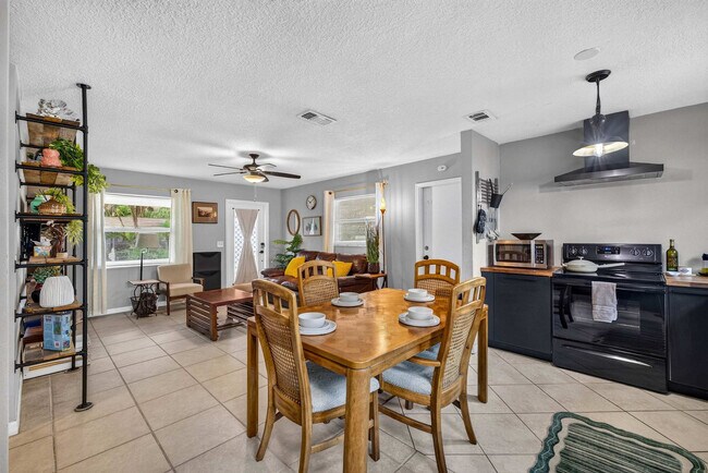 Building Photo - 6515 Yosemite Dr