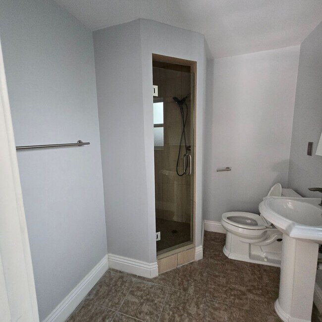 Building Photo - “Spacious West LA 3-Bedroom Home with Private Backyard & Modern Upgrades