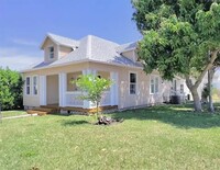 Building Photo - Single Family Home in Lake Worth (4-bed / ...