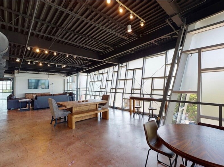 Building Photo - 139 N Barksdale St