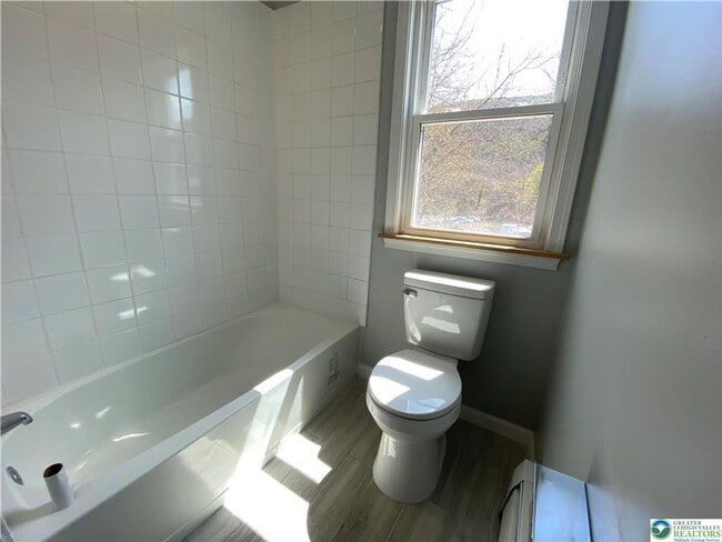 Building Photo - 3 bedroom beauty in Palmerton for rent