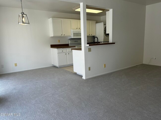 Building Photo - 2448 Instone Ct