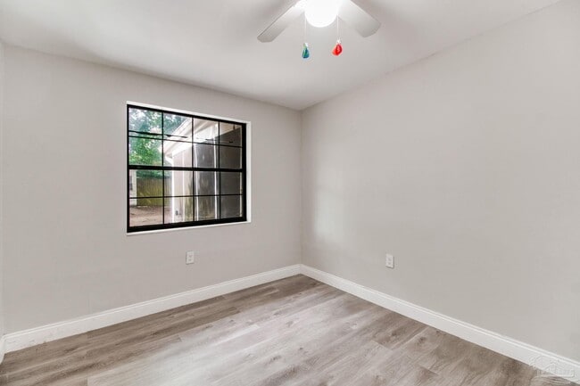 Building Photo - 3711 Tom Ln Dr