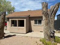 Building Photo - 3218 E Rd