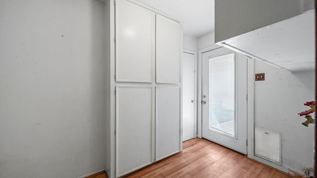 Building Photo - 4027 Spring Branch Rd