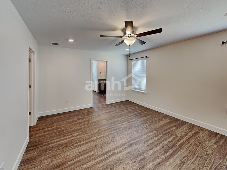 Building Photo - 2360 S Wild Horse Way