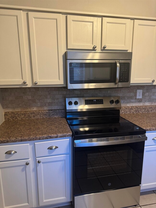 Building Photo - 7145 Claiborne Dr