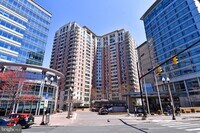 Building Photo - 851 N Glebe Rd