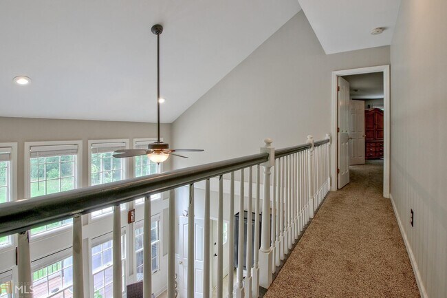 Building Photo - 208 Wysteria Ct