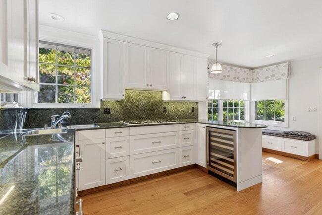 Building Photo - Beautifully Appointed Atherton Estate with Pool & Outdoor Entertaining