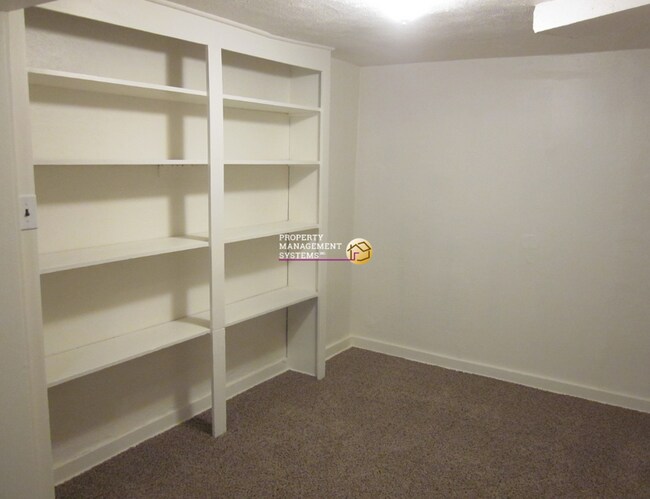 Building Photo - 1 Bedroom Avenues Apt on B Street!  All Utilities Included!
