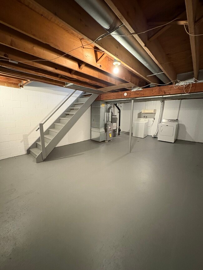 Building Photo - 310 Beechwood St