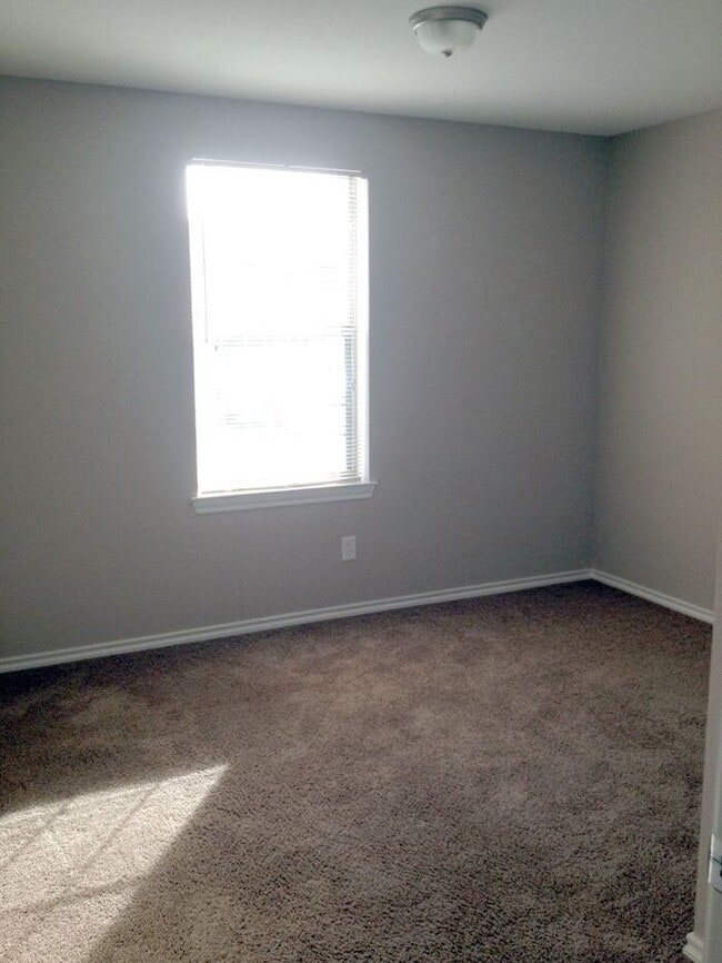 Building Photo - Coming Soon: 2 Bedroom, 2 Bathroom Duplex in Lindale!