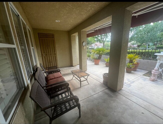 Building Photo - 3-bedroom, 2.5 bathroom home desirable Marquise Gated Community