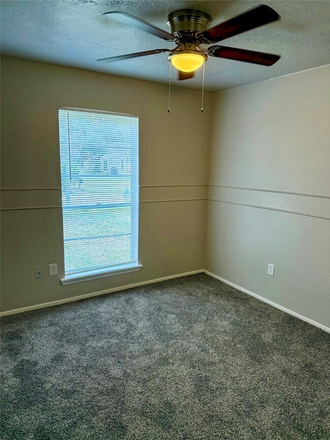 Building Photo - 3507 Almondwood Dr