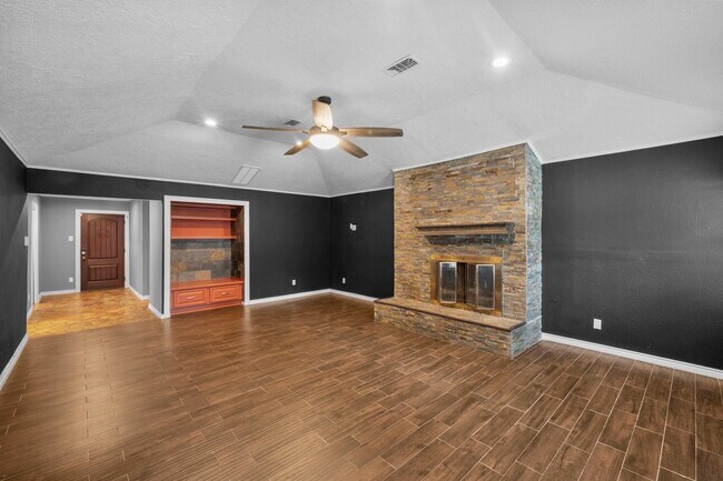Building Photo - 10519 Fawnview Dr