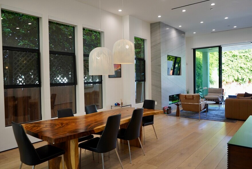 Building Photo - 738 N Sierra Bonita Ave