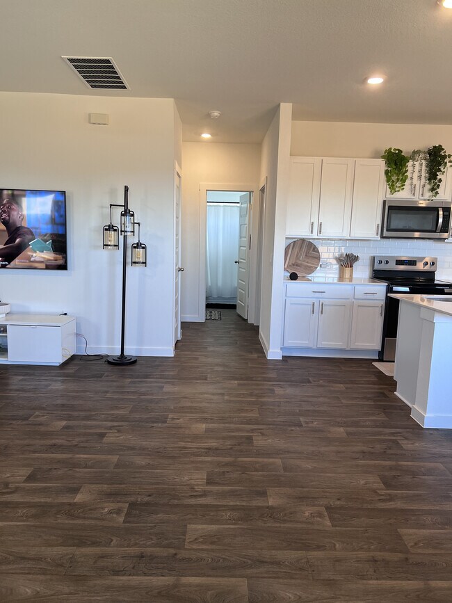 Building Photo - 305 Concho River Dr