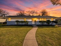 Building Photo - 1429 Bellaire Dr