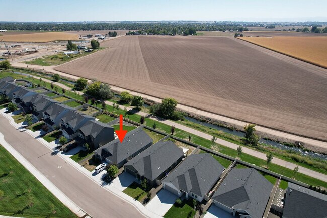 Building Photo - 4985 W Grand Rapids Dr