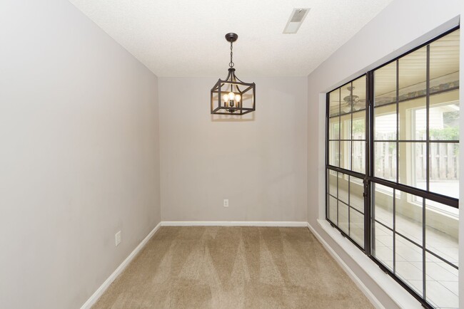 Building Photo - 2 Bedroom 2 Bath Townhouse in Crowfield Pl...