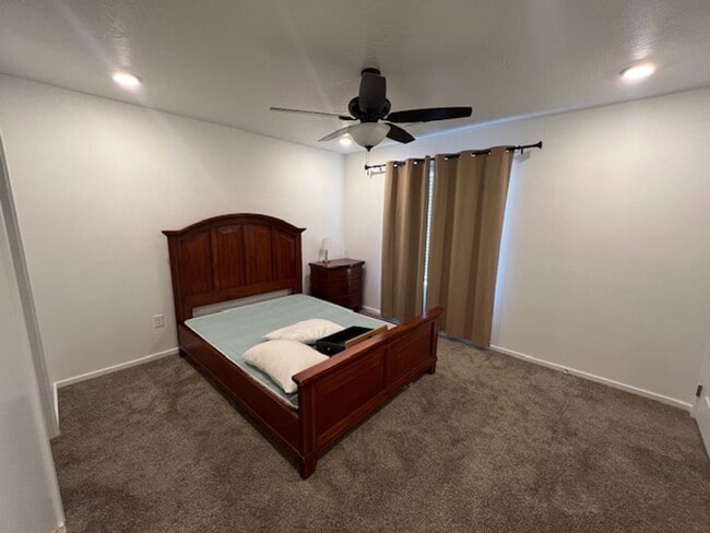 Building Photo - Long Valley Gem! $500 Move in Credit in December!