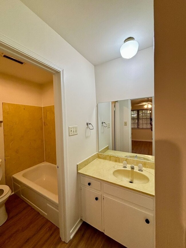 Building Photo - 5416 Heatherstone Dr