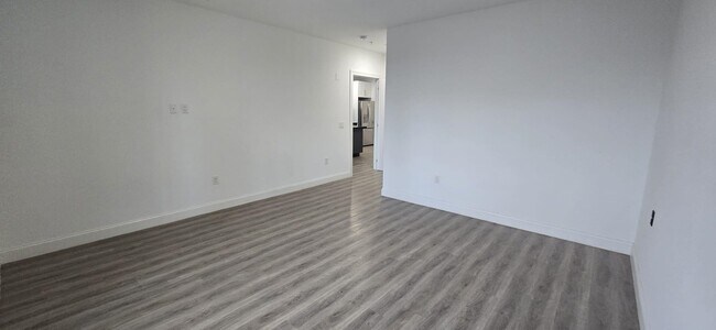 Building Photo - 211 Baldwin Ave