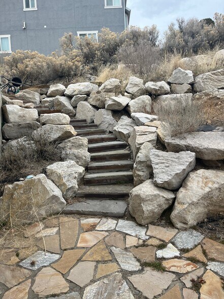 Building Photo - 10448 N Cottonwood Dr