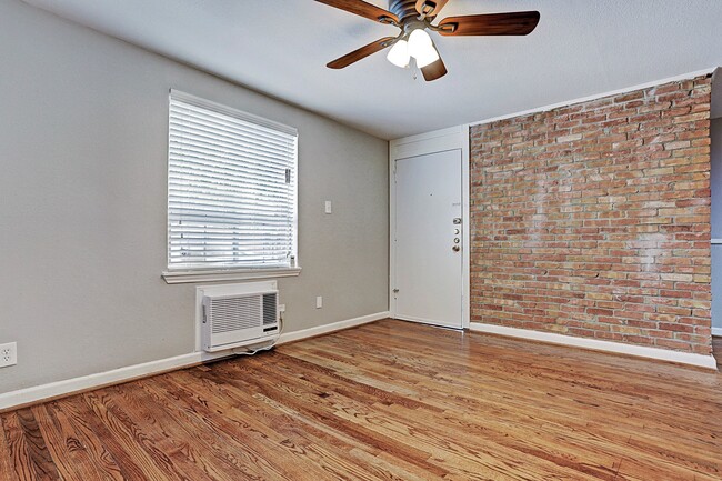 Building Photo - 2148 Harold St