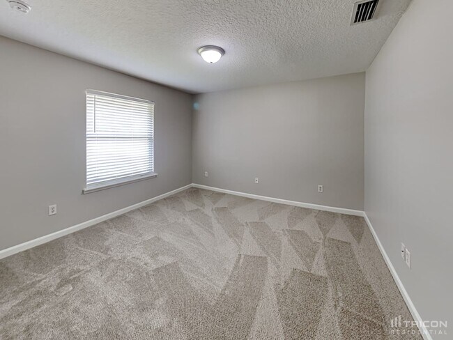 Building Photo - 11896 Raindrop Rd