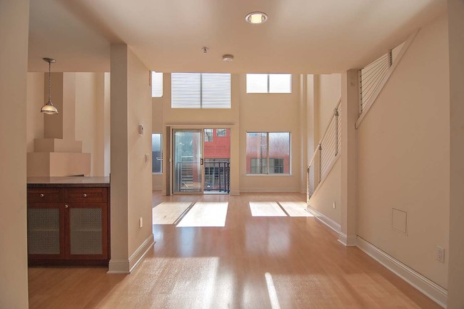 Building Photo - Stylish Live/Work Loft 1 Block from Caltrain