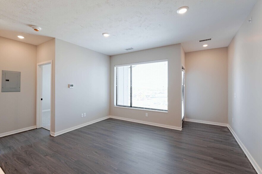 Petunia Living Room - Level at Village Gardens