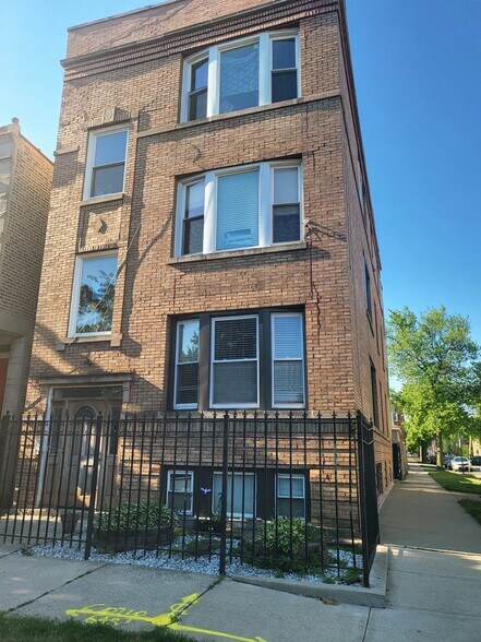 Front - 3259 W Potomac Ave