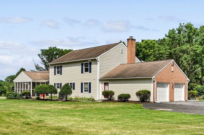 Building Photo - 684 Steinman Ct