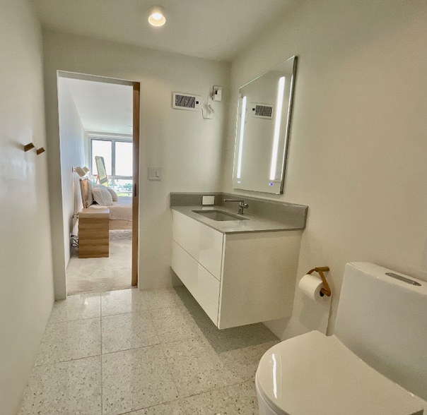 Building Photo - 1350 Ala Moana Blvd