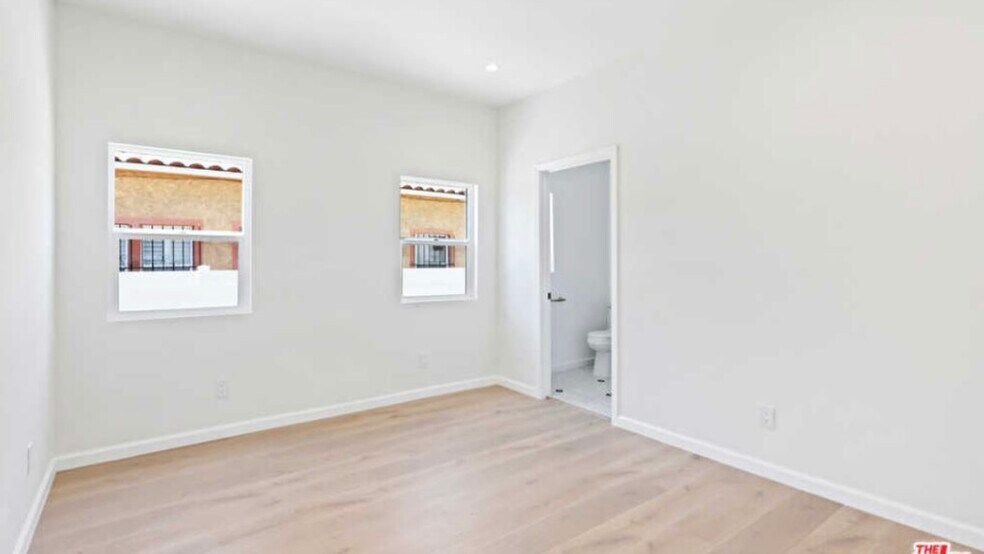 Building Photo - 5234 W 20th St