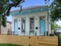 Building Photo - Fabulous 1BR 1BA Bungalow w/ Full Appliance Suite + In-Unit Laundry in New Orleans