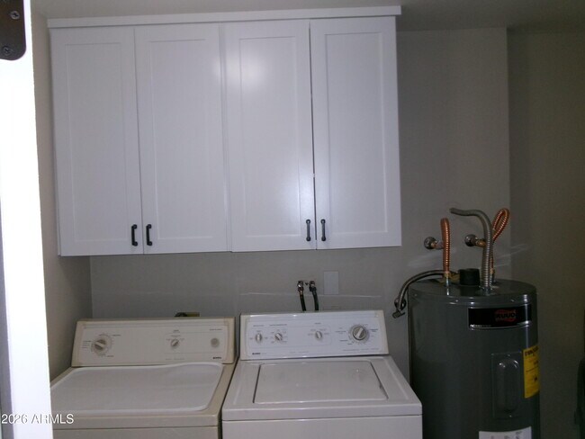 Building Photo - 11029 W CARON Dr