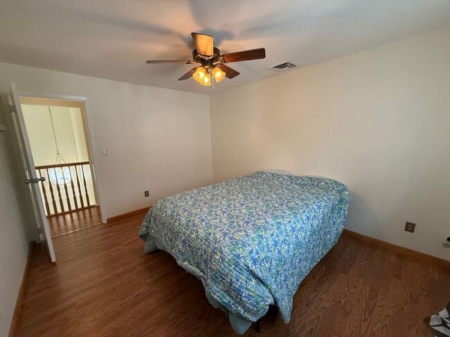 Building Photo - Spectacular 3 Bed/3 Bath Home in Long Beach!