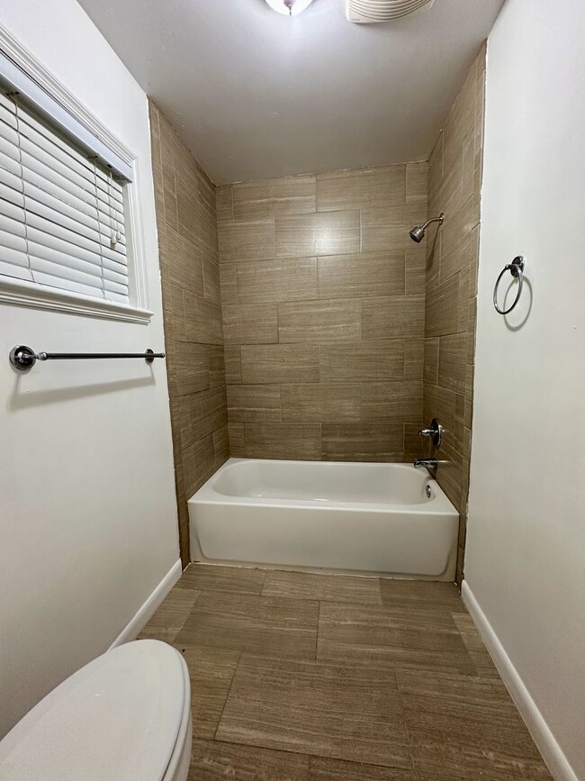 Building Photo - Upgraded 4BR/3.5BA Pool Home in Prestigiou...