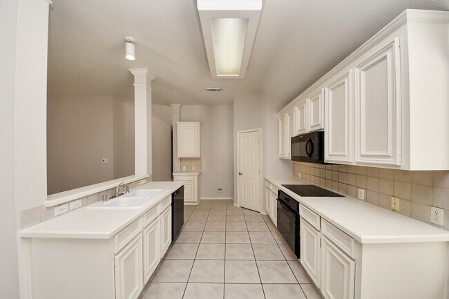 Building Photo - 7207 Glenbank Way