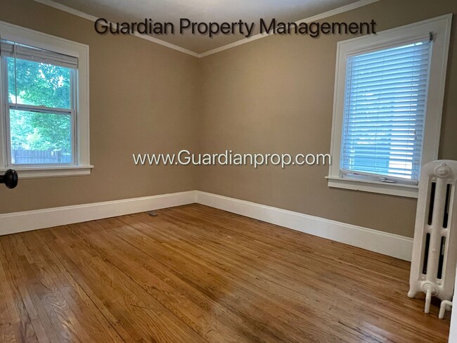 Building Photo - South Minneapolis Single Family Home, Fenc...