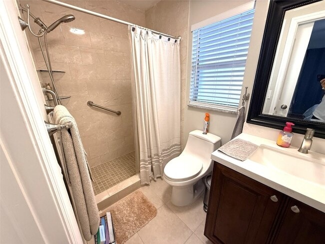 Building Photo - 2528 SW Natura Blvd