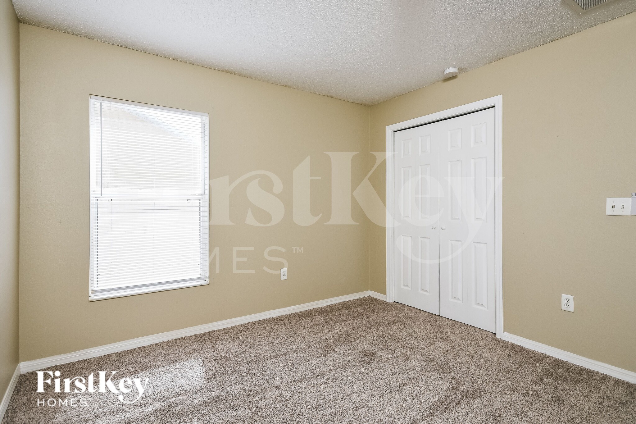 Building Photo - 819 Summer Glen Dr