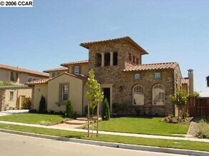 Building Photo - The gorgeous property in the Bridges commu...